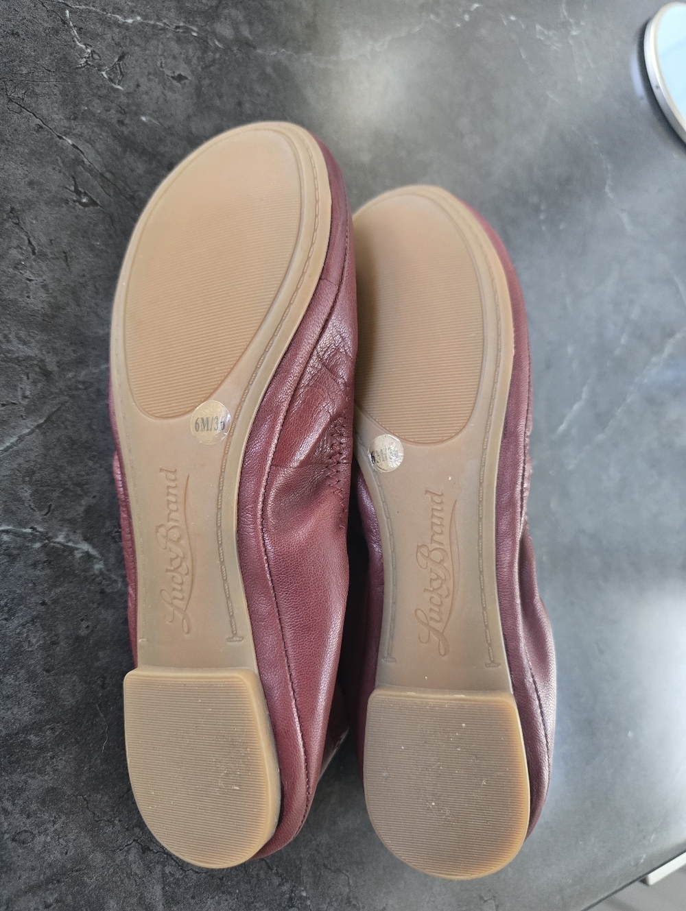 Dark Red Ballet Flats Lucky Brand Emmie Size 6 Leather Pull On Stretch Round Toe - Picture 2 of 3